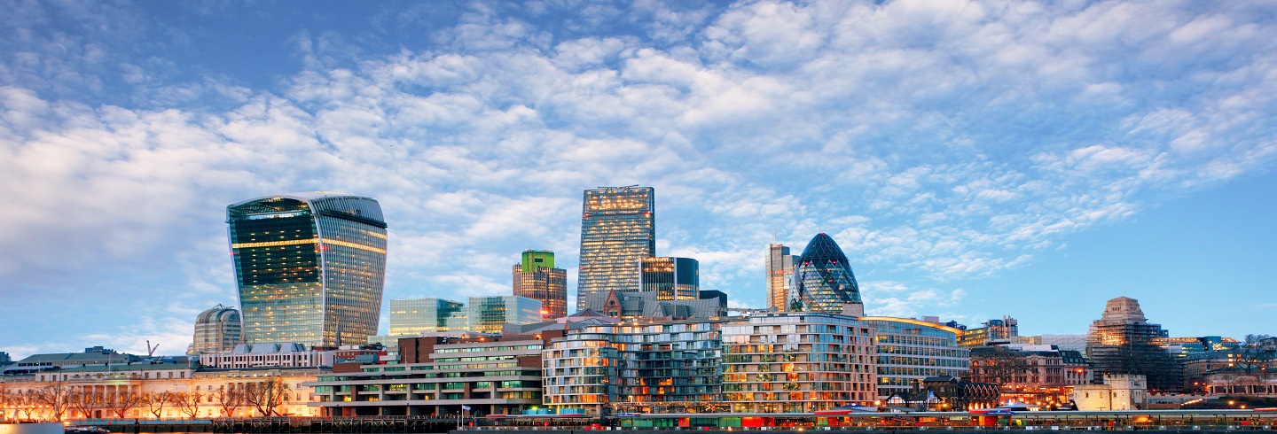 The glow of the City_HeroImage_shutterstock_1440x490